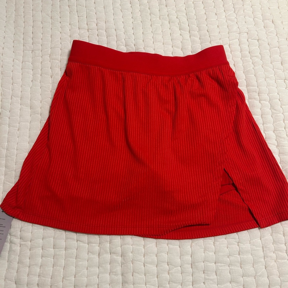 NWT Hey Girl Tennis skirt. Ribbed front slit